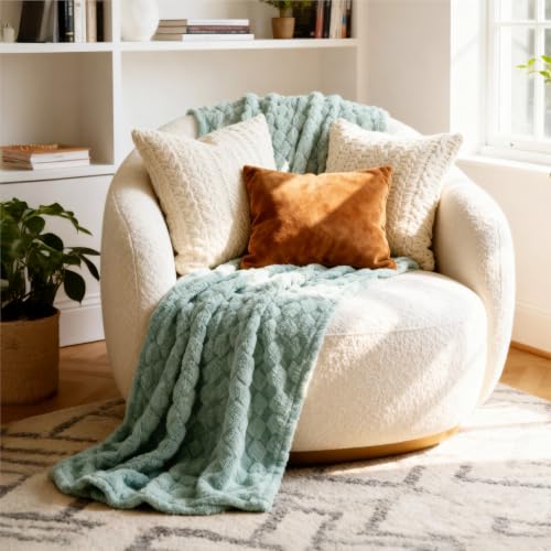 Bedsure GentleSoft Throw Blanket Checkered Fleece Blankets