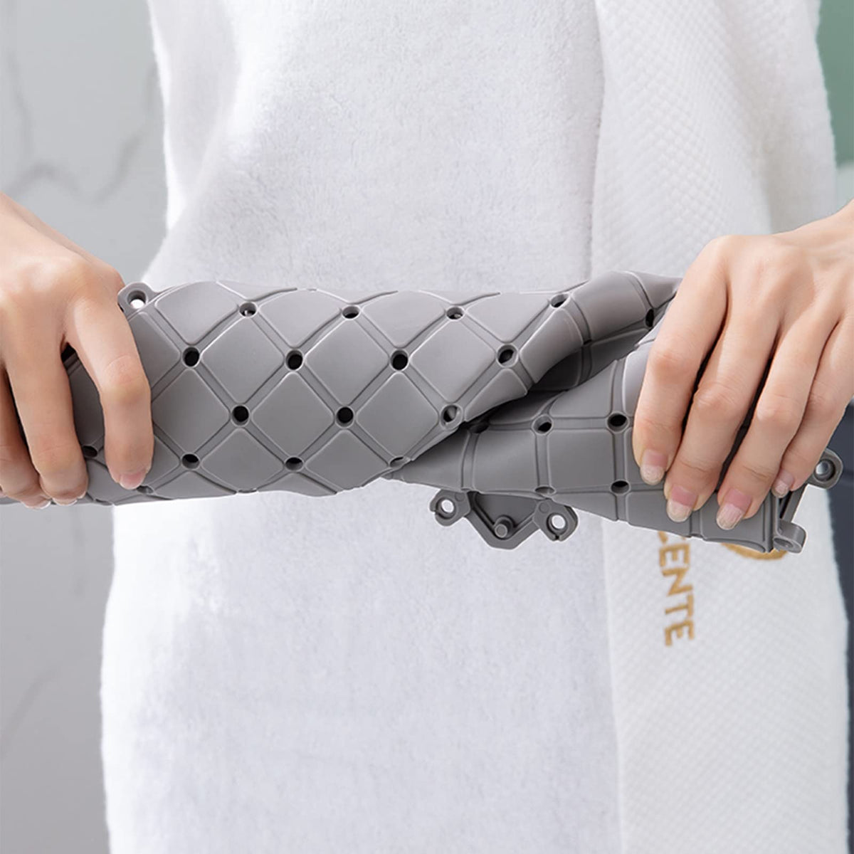 Bathroom Rug Mat，Floor Mat PVC Non-Slip Rubber Bath Mat 30x30cm Interlocking Rubber Floor Tiles, with Drainage Holes and Suction Cups for Bathroom Kitchen Gym