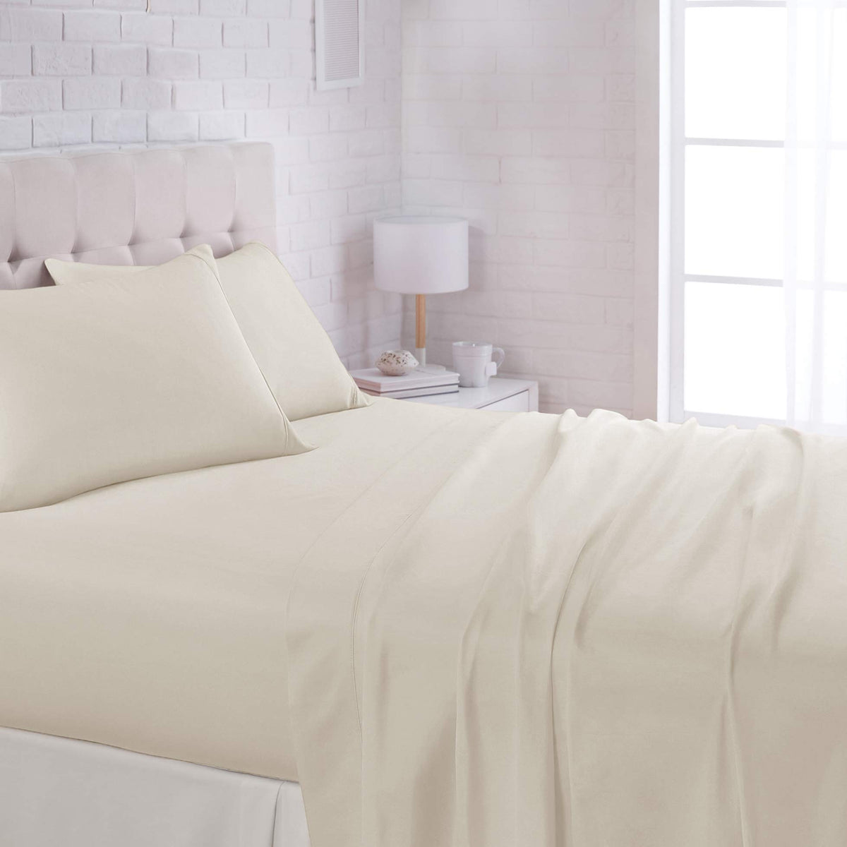 Amazon Basics Lightweight Super Soft Easy Care Microfiber 4-Piece Bed Sheet Set with 14-Inch Deep Pocket