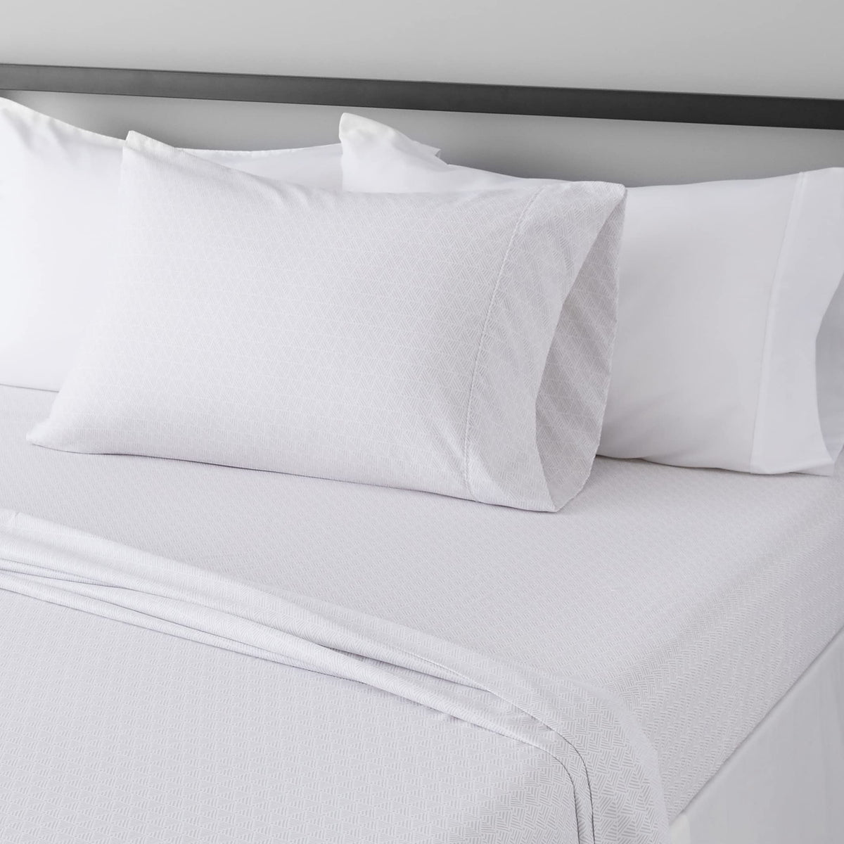 Amazon Basics Lightweight Super Soft Easy Care Microfiber 4-Piece Bed Sheet Set with 14-Inch Deep Pocket