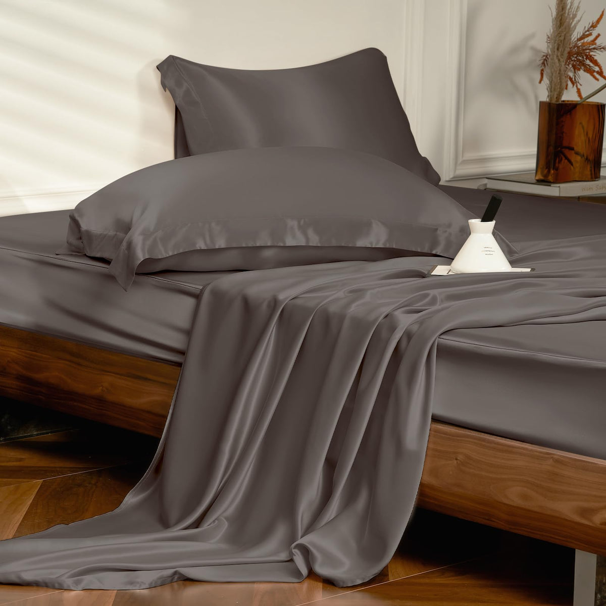 THXSILK 4pcs Silk Bed Sheets Set, 25 Momme Mulberry Silk Bedding Set, Sheets and Pillowcase Set, Extremely Soft and Luxurious