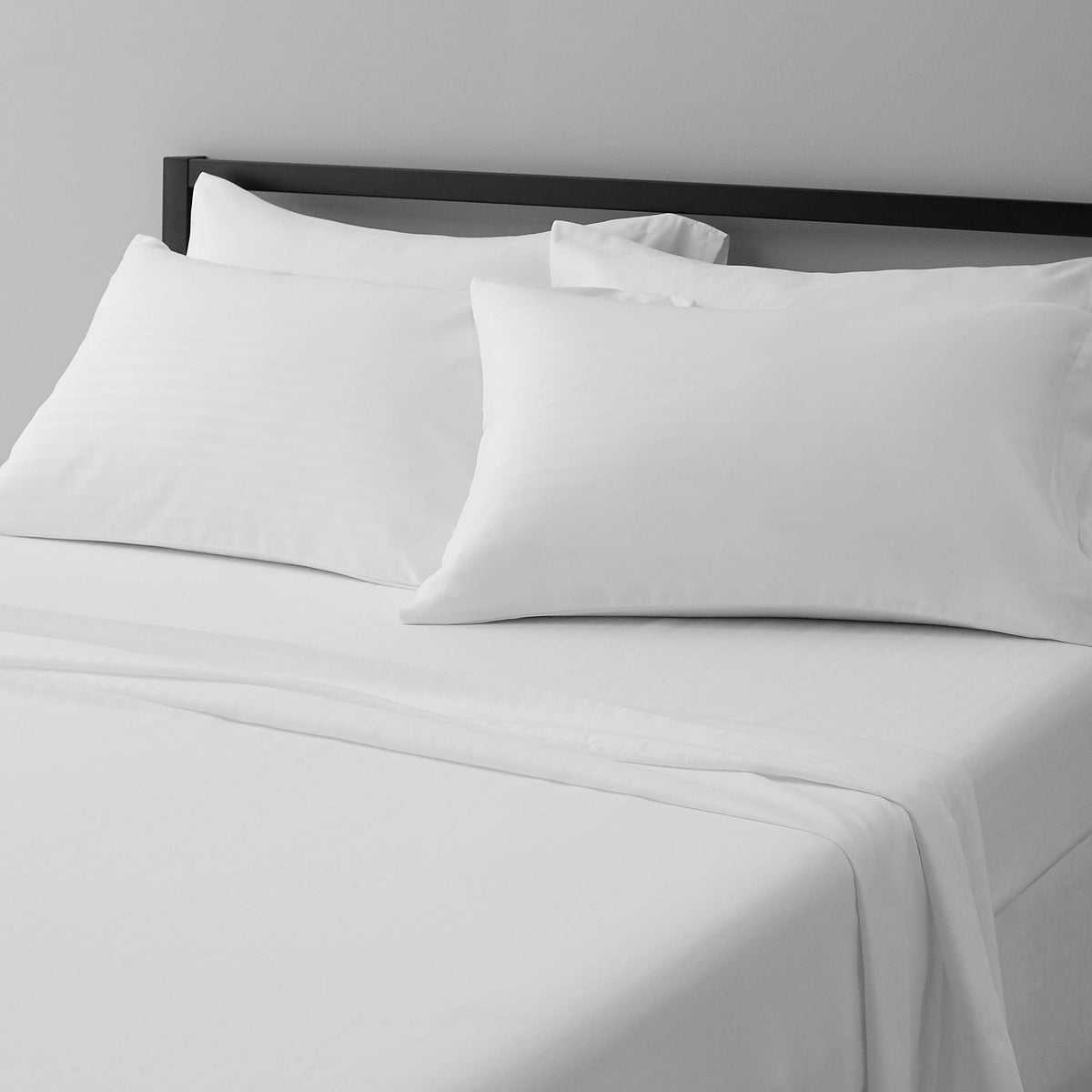 Amazon Basics Lightweight Super Soft Easy Care Microfiber 4-Piece Bed Sheet Set with 14-Inch Deep Pocket