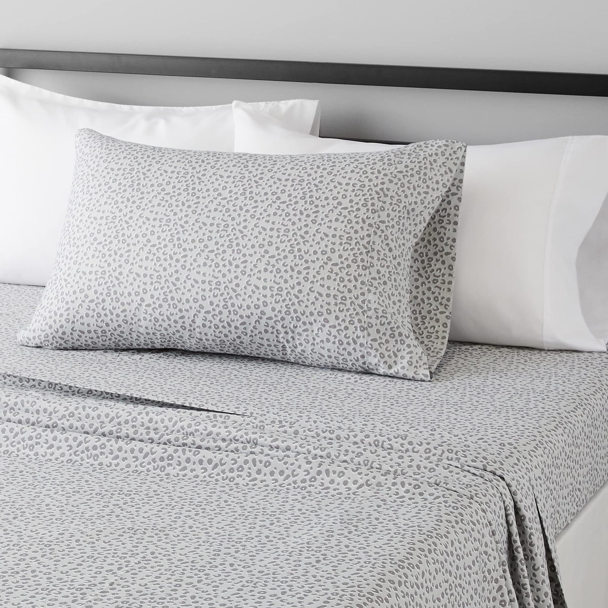 Amazon Basics Lightweight Super Soft Easy Care Microfiber 4-Piece Bed Sheet Set with 14-Inch Deep Pocket