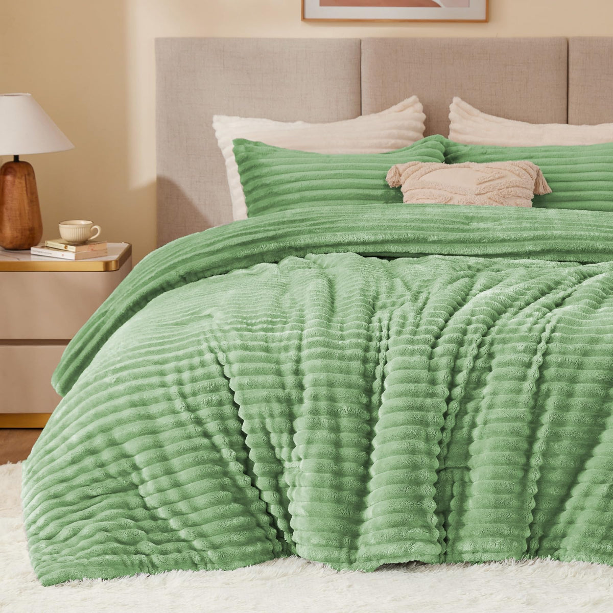 BEDELITE Fleece Comforter Set