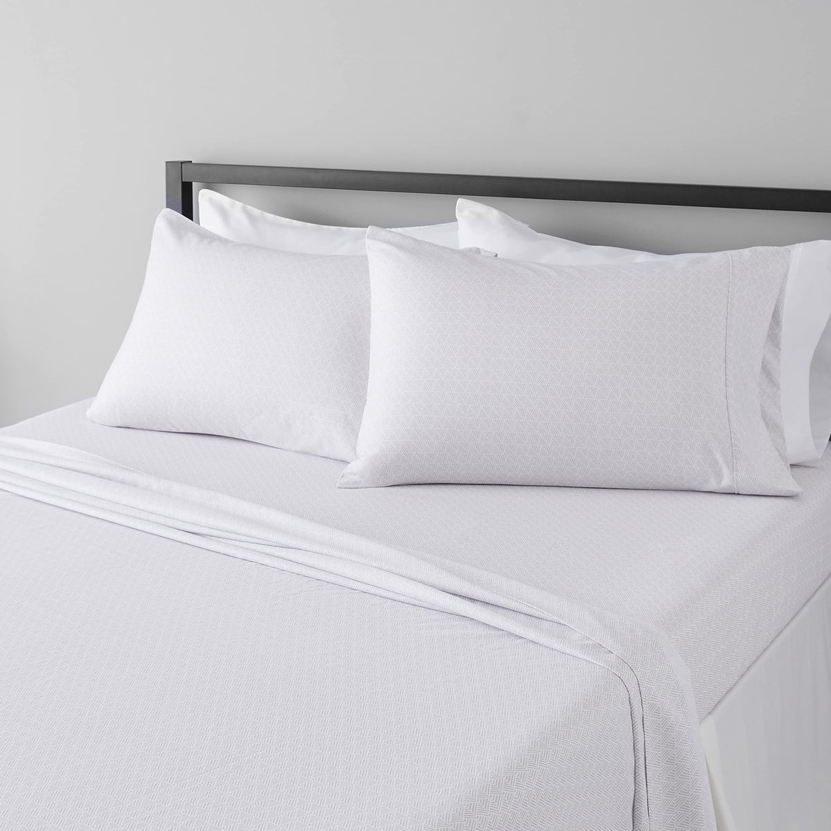 Amazon Basics Lightweight Super Soft Easy Care Microfiber 4-Piece Bed Sheet Set with 14-Inch Deep Pocket