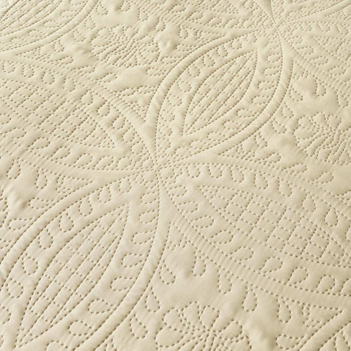 Akkialla Rose Floral Botanical All-Season Quilt Set