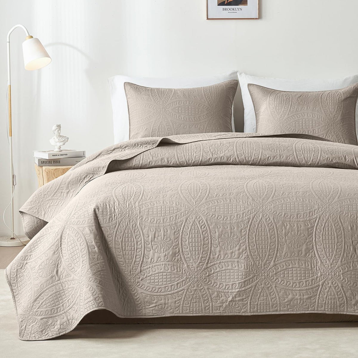 Akkialla Rose Floral Botanical All-Season Quilt Set