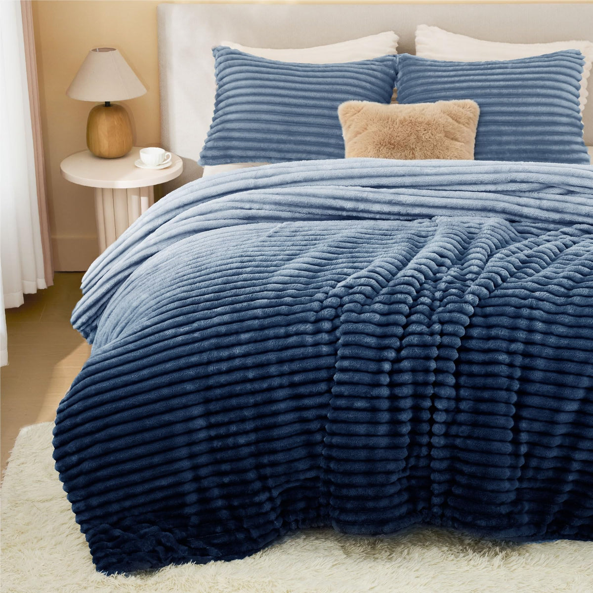 BEDELITE Fleece Comforter Set