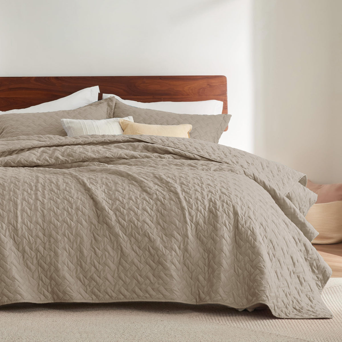 Bedsure Lightweight Basket-Weave Quilt Bedspread Set