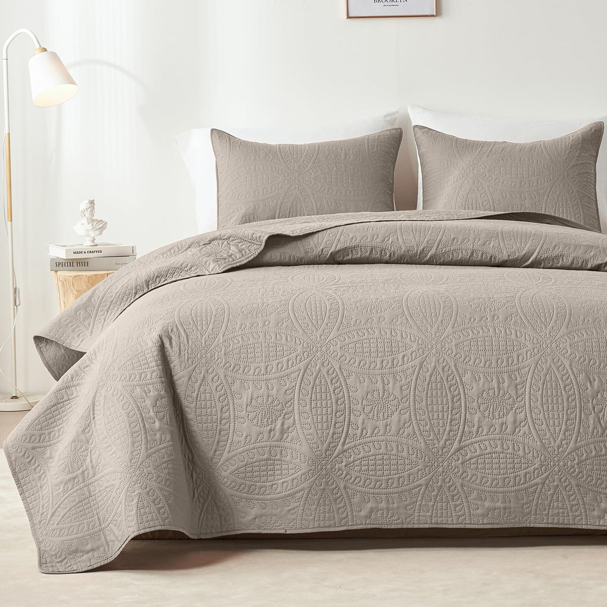 Akkialla Rose Floral Botanical All-Season Quilt Set