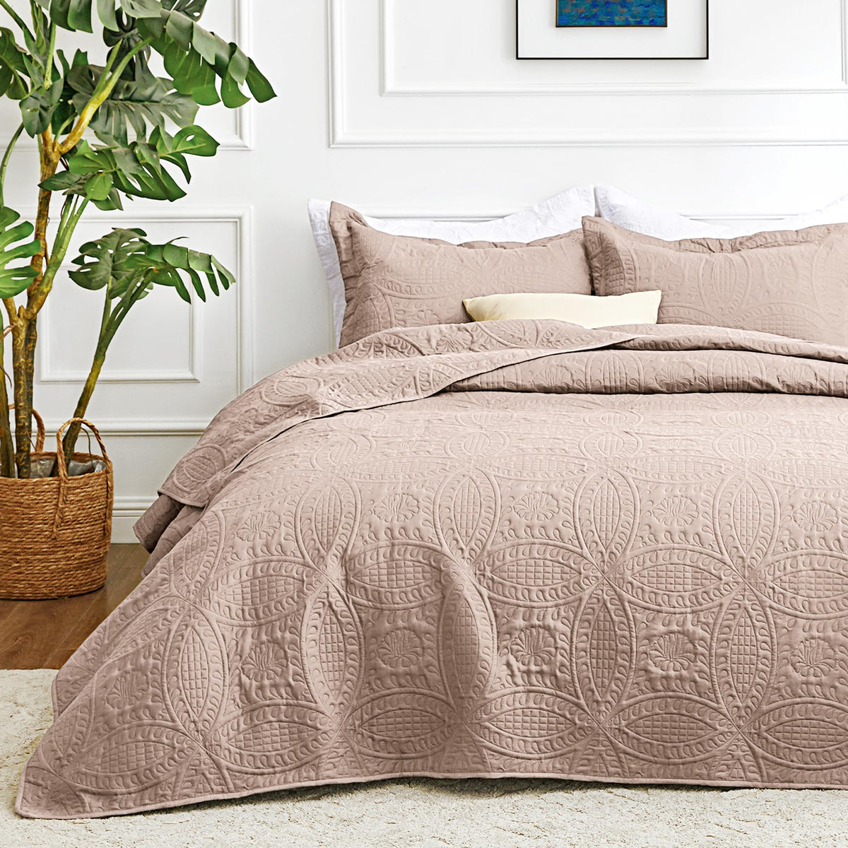 Love's Cabin Lightweight All-Season Quilt Bedding Set