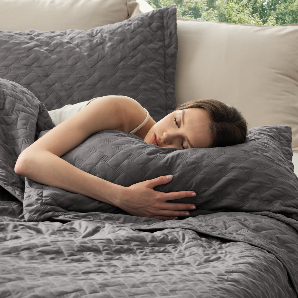 Bedsure Quilts Lightweight Bedspreads with Basket Weave Pattern