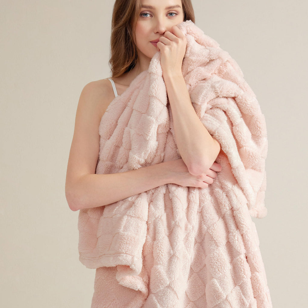 Bedsure GentleSoft Throw Blanket Checkered Fleece Blankets