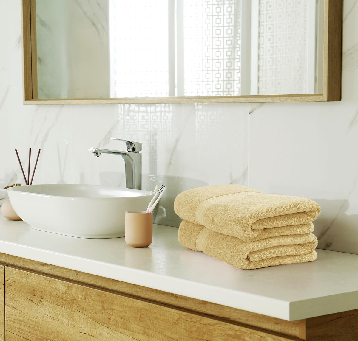 Utopia Towels 8-Piece Premium Towel Set, 2 Bath Towels, 2 Hand Towels, and 4 Wash Cloths, 600 GSM 100% Ring Spun Cotton Highly Absorbent Towels for Bathroom, Gym, Hotel, and Spa