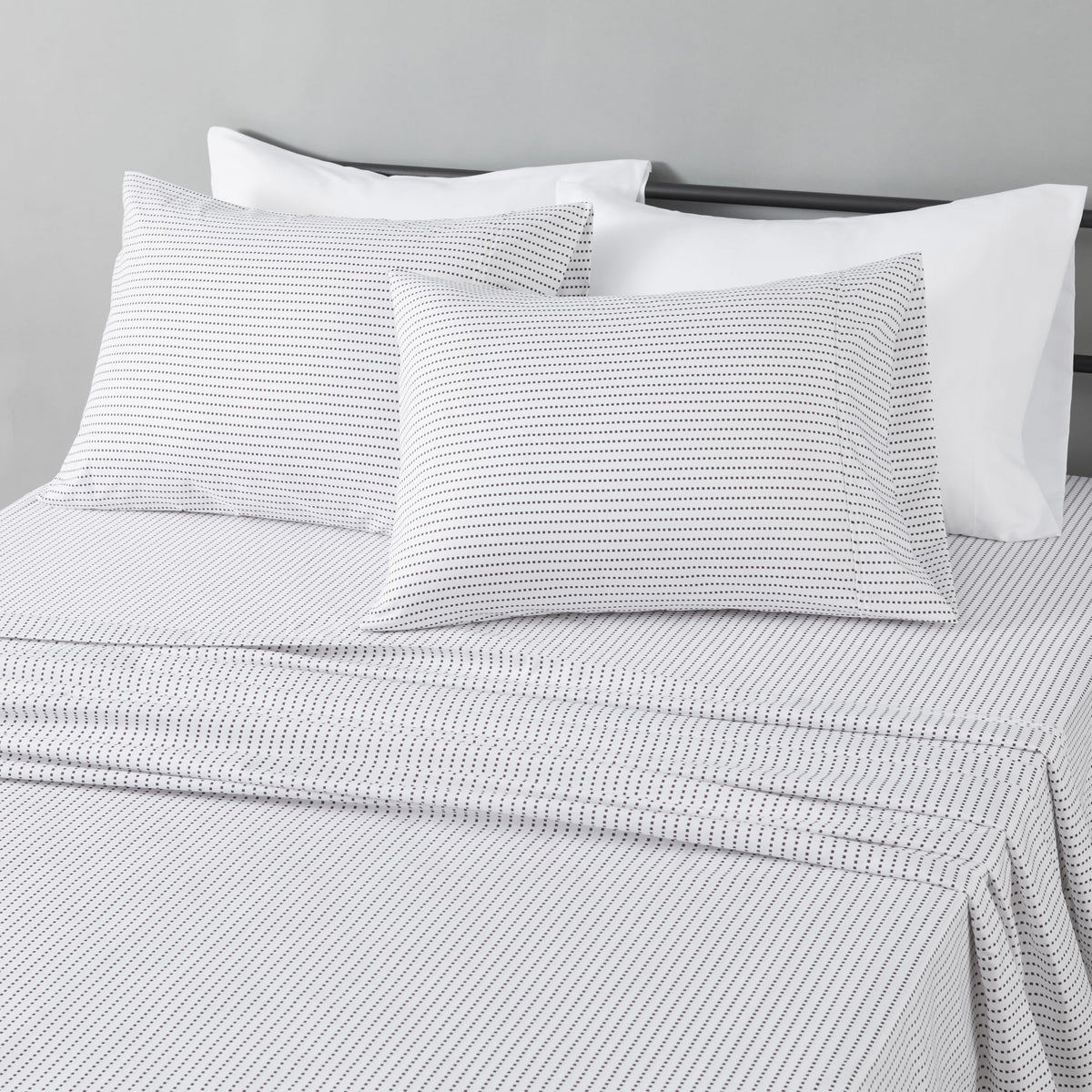 Amazon Basics Lightweight Super Soft Easy Care Microfiber 4-Piece Bed Sheet Set with 14-Inch Deep Pocket