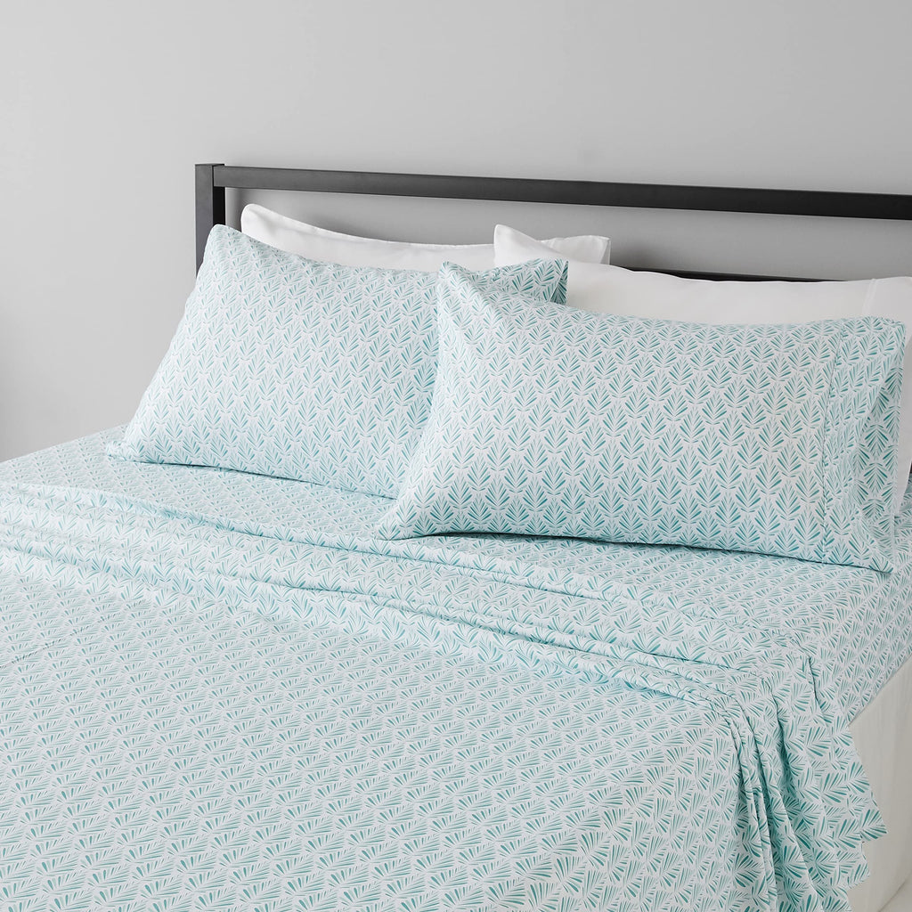 Amazon Basics Lightweight Super Soft Easy Care Microfiber 4-Piece Bed Sheet Set with 14-Inch Deep Pocket