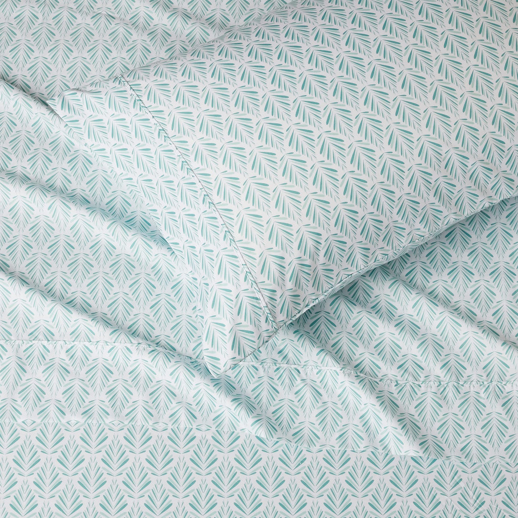 Amazon Basics Lightweight Super Soft Easy Care Microfiber 4-Piece Bed Sheet Set with 14-Inch Deep Pocket
