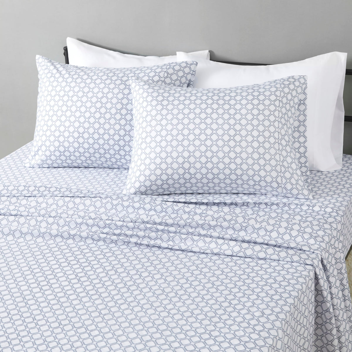 Amazon Basics Lightweight Super Soft Easy Care Microfiber 4-Piece Bed Sheet Set with 14-Inch Deep Pocket