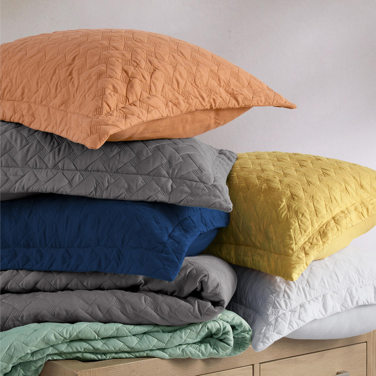 Bedsure Quilts Lightweight Bedspreads with Basket Weave Pattern