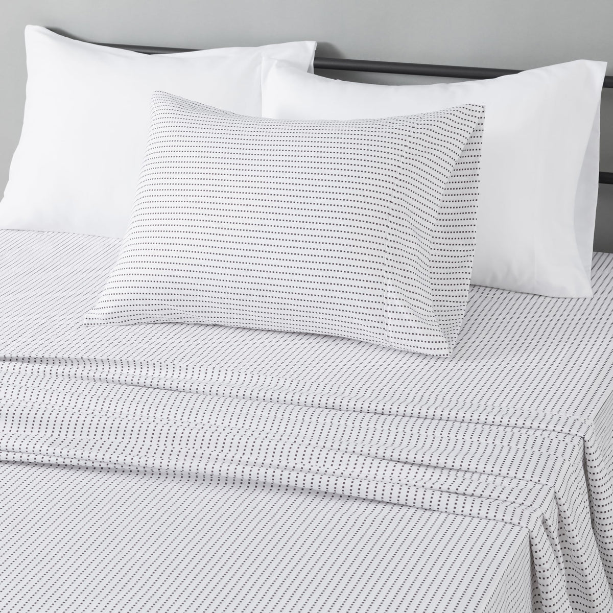 Amazon Basics Lightweight Super Soft Easy Care Microfiber 4-Piece Bed Sheet Set with 14-Inch Deep Pocket