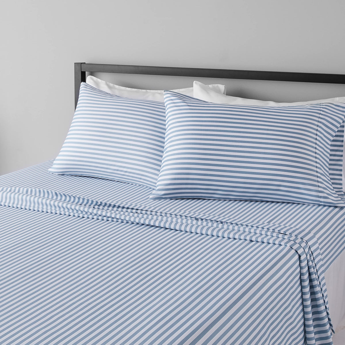 Amazon Basics Lightweight Super Soft Easy Care Microfiber 4-Piece Bed Sheet Set with 14-Inch Deep Pocket