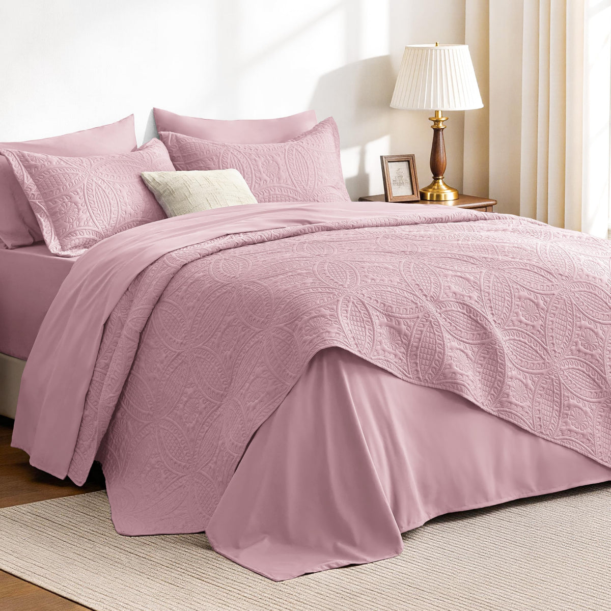 Love's Cabin Lightweight All-Season Quilt Bedding Set